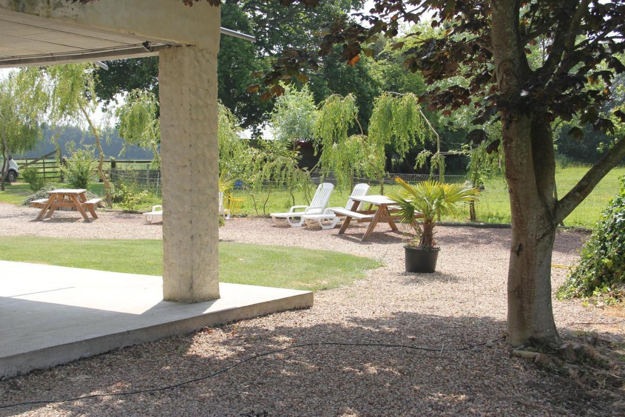 Logis Du Grand Pin Leilighet Saint-Martin-des-Entrées Eksteriør bilde
